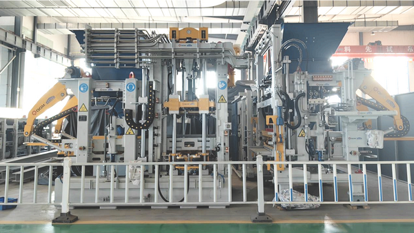 Cuidíonn línte táirgeachta cliste le bonneagar glas Oirthear na Síne