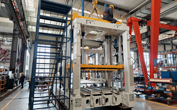 QGM | Coinnigh na rioscaí sa mhonarcha agus cuir suaimhneas intinne amach as an mhonarcha