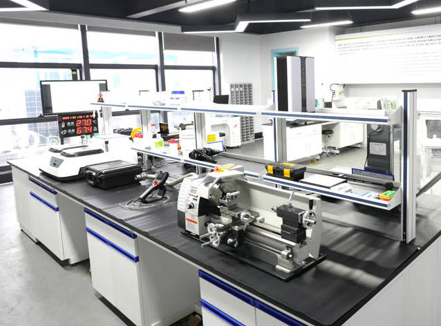 Cáilíocht a Chinntiú ó Fhoinse na nÁbhar: Buninniúlacht Trealaimh Déanta Bríce a Neartú